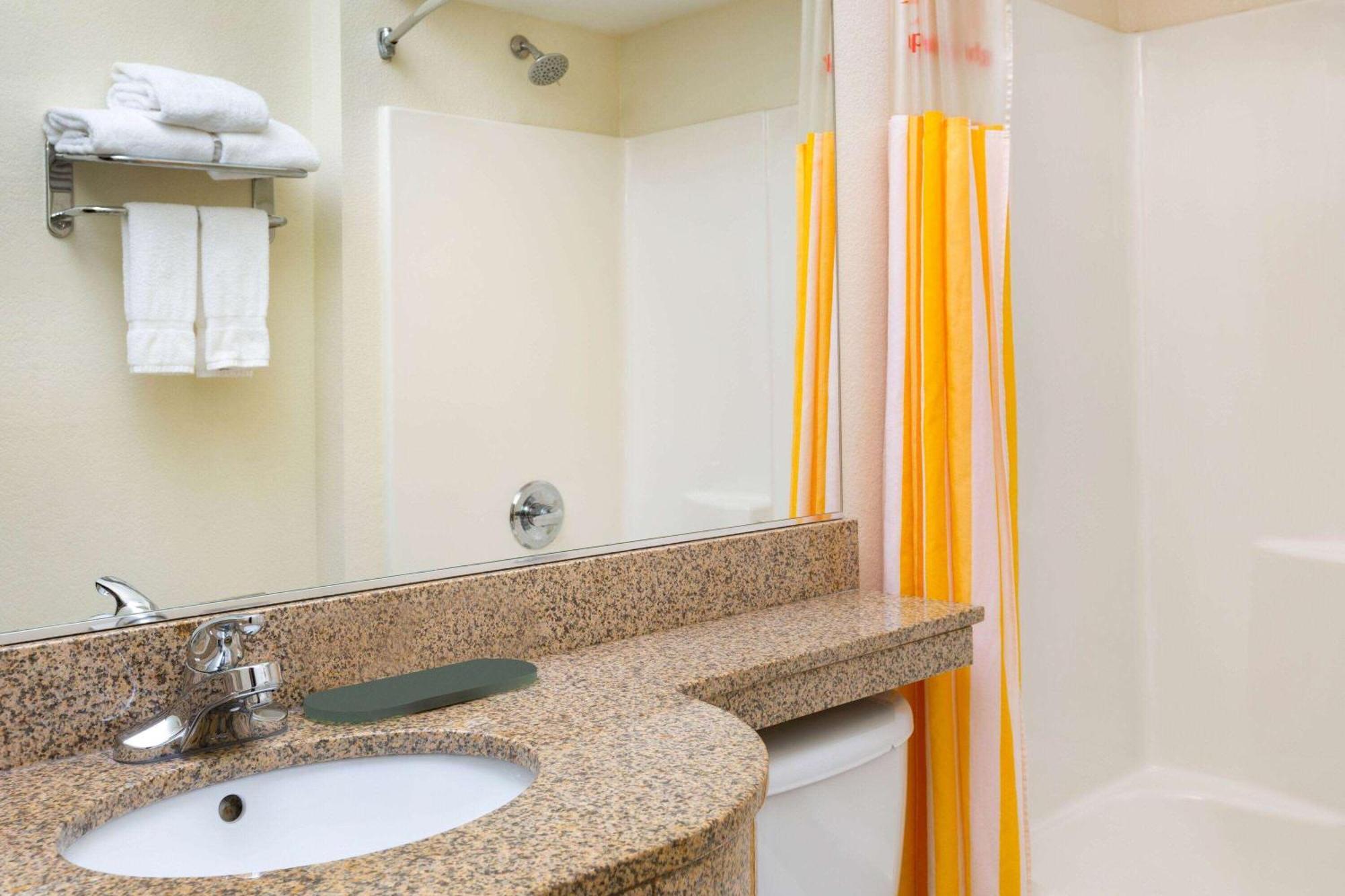 Hotel La Quinta By Wyndham Tulare Exteriér fotografie