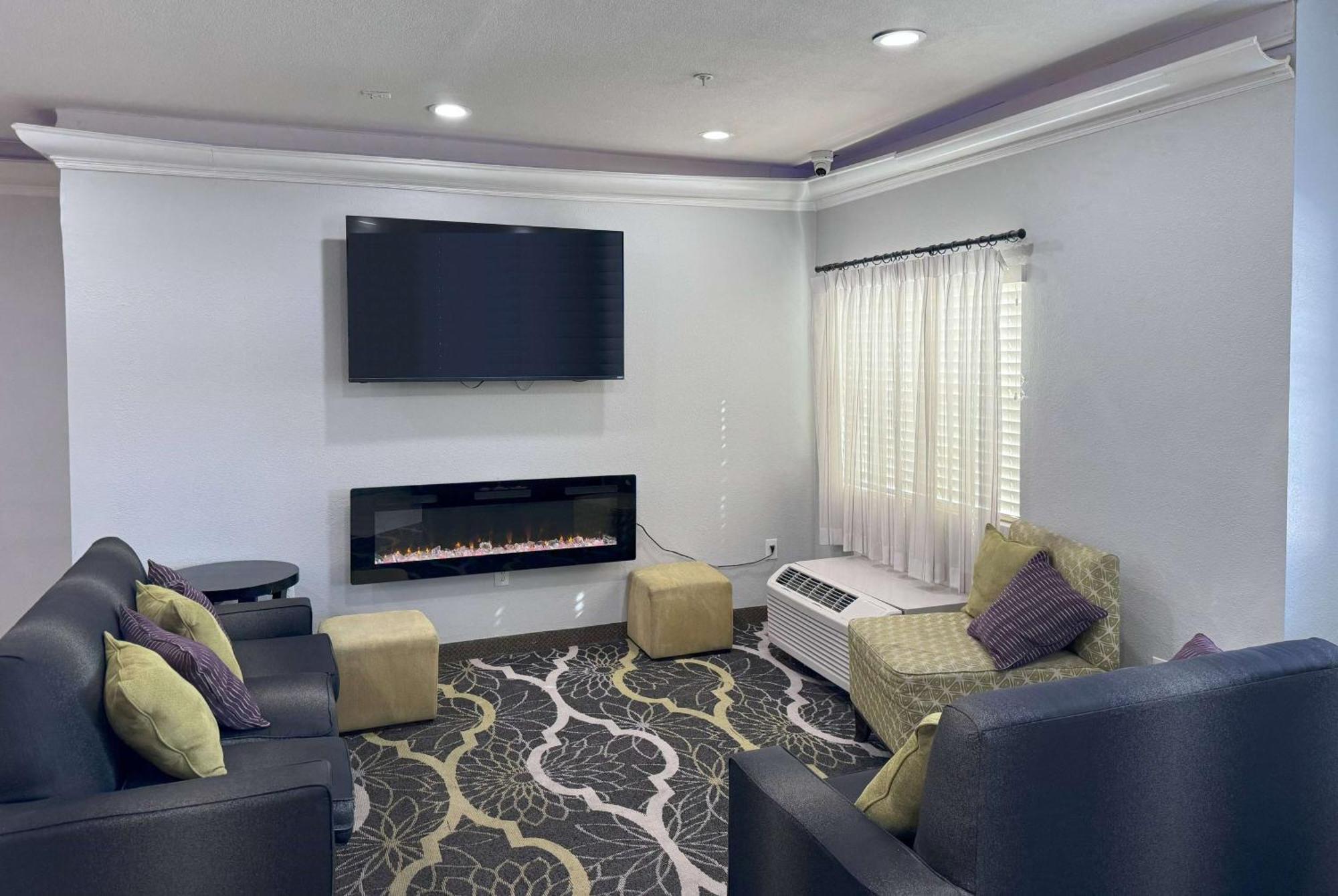 Hotel La Quinta By Wyndham Tulare Exteriér fotografie