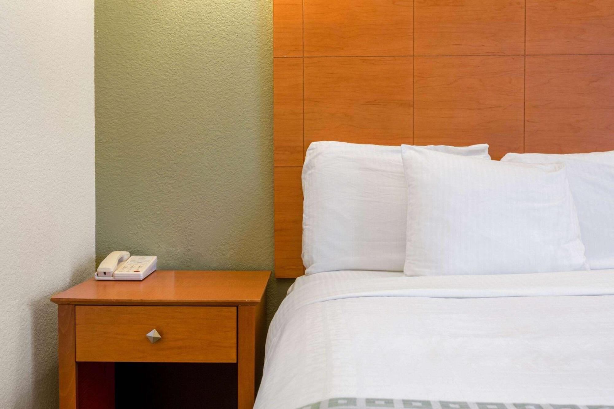 Hotel La Quinta By Wyndham Tulare Exteriér fotografie