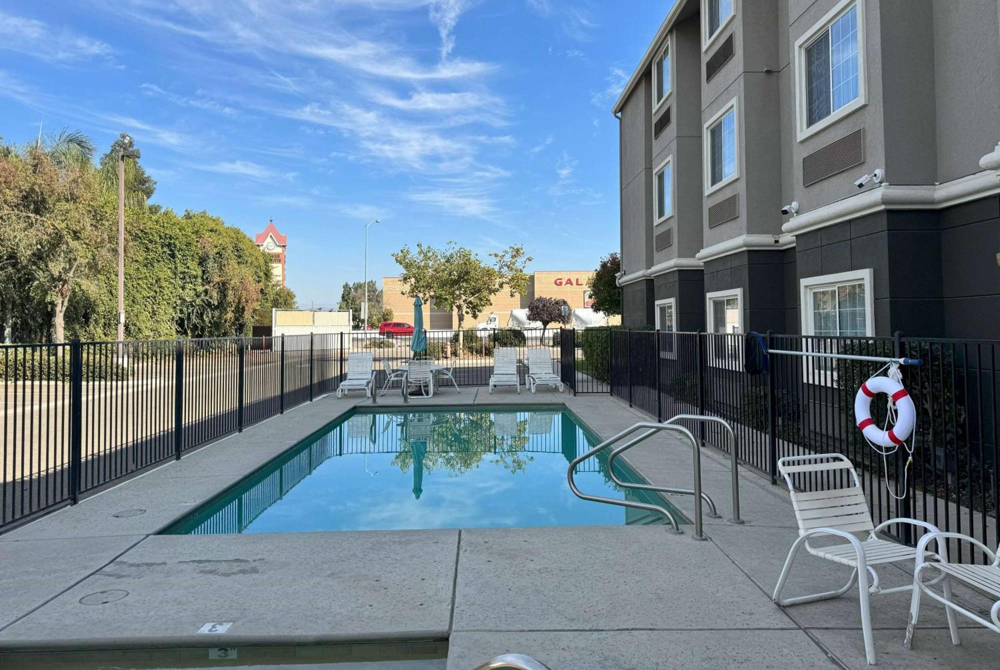 Hotel La Quinta By Wyndham Tulare Exteriér fotografie