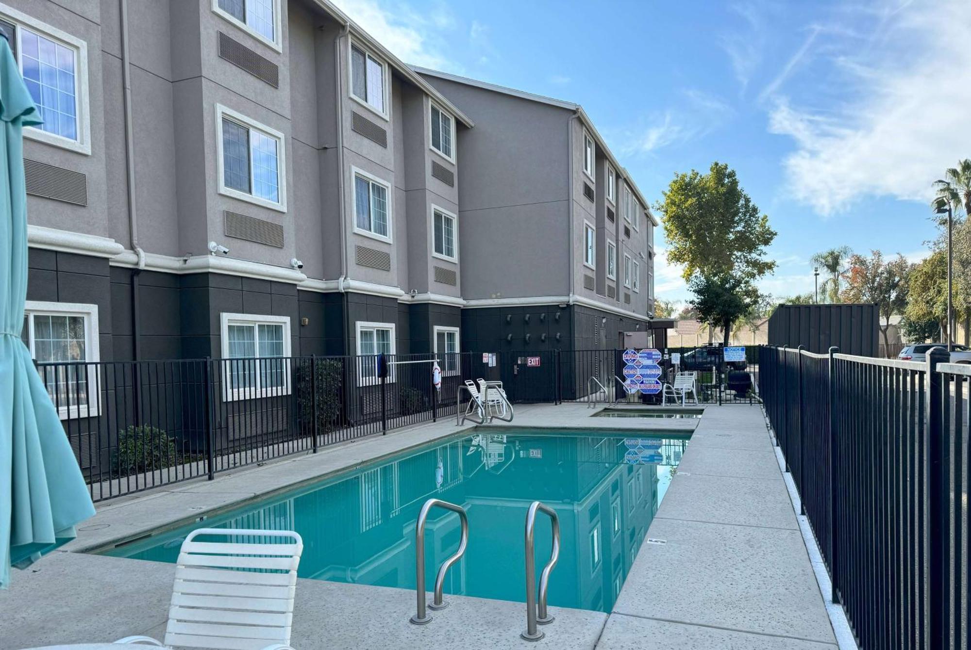 Hotel La Quinta By Wyndham Tulare Exteriér fotografie