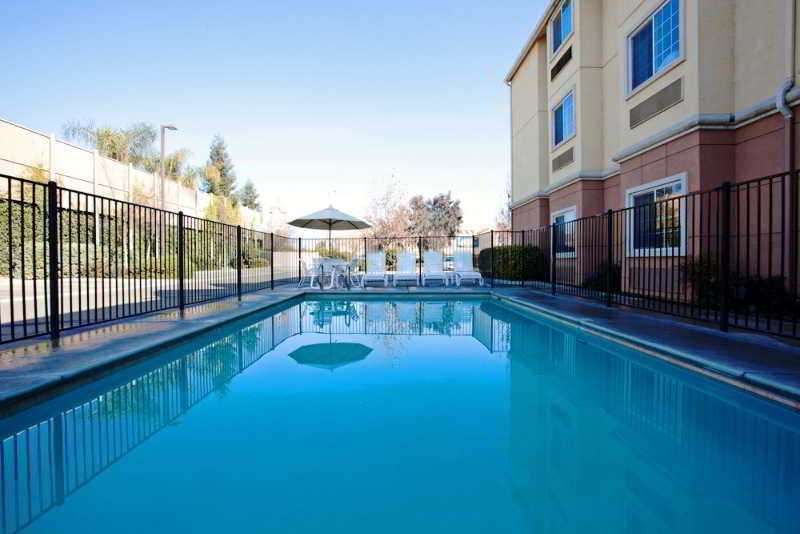 Hotel La Quinta By Wyndham Tulare Exteriér fotografie