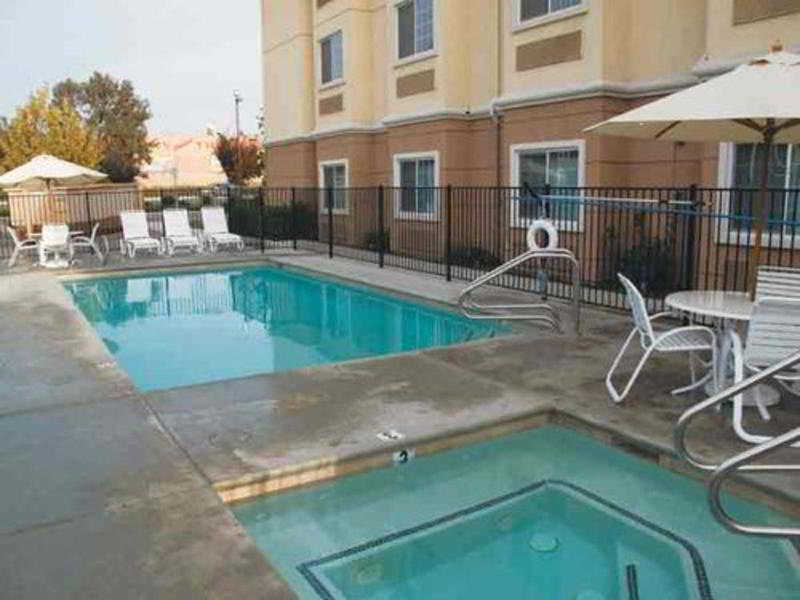 Hotel La Quinta By Wyndham Tulare Exteriér fotografie